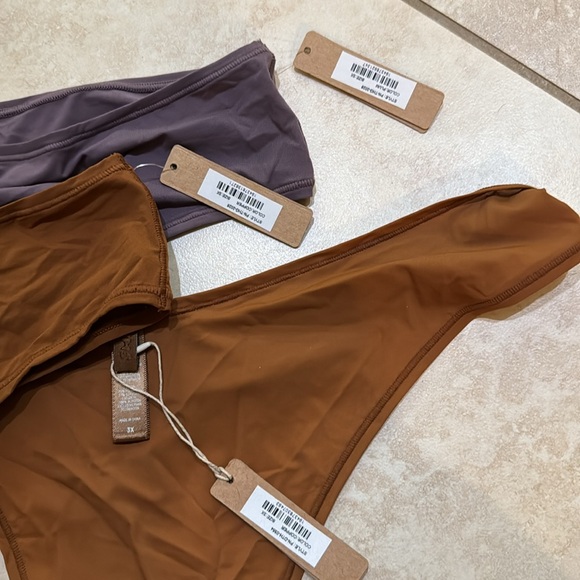 NWT Bundle of 3 pairs 3X thong panties - Picture 2 of 4